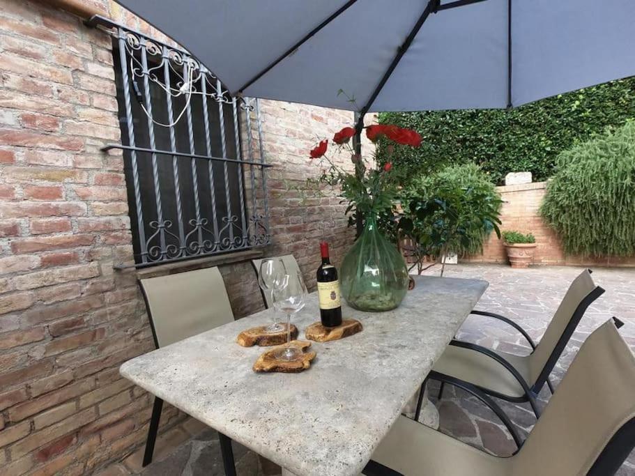 Casa Lazzaro Al Centro Di Siena Villa Exteriör bild