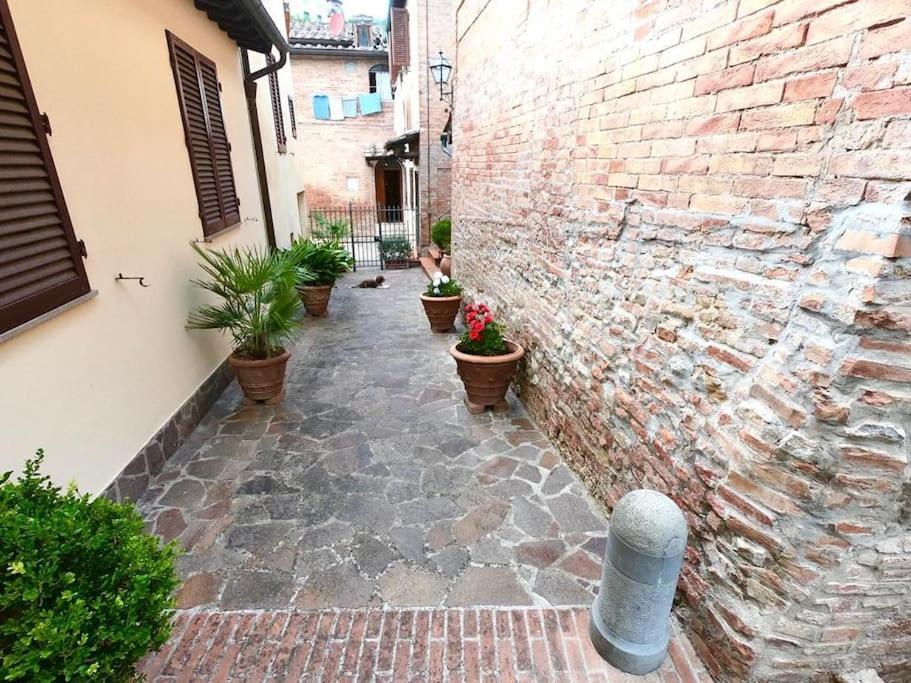 Casa Lazzaro Al Centro Di Siena Villa Exteriör bild