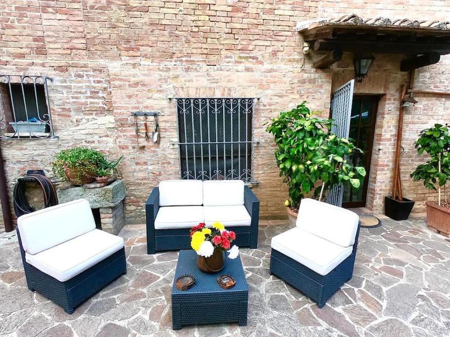 Casa Lazzaro Al Centro Di Siena Villa Exteriör bild